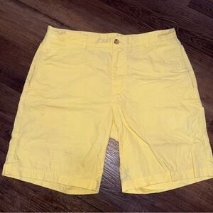 Vineyard Vines Men’s 9” Yellow Shorts *flawed*